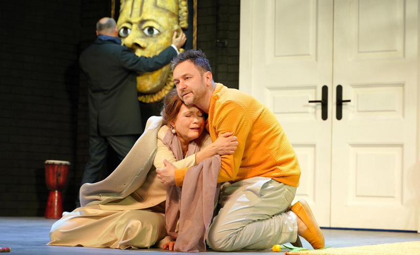 Хомяк на мостовой