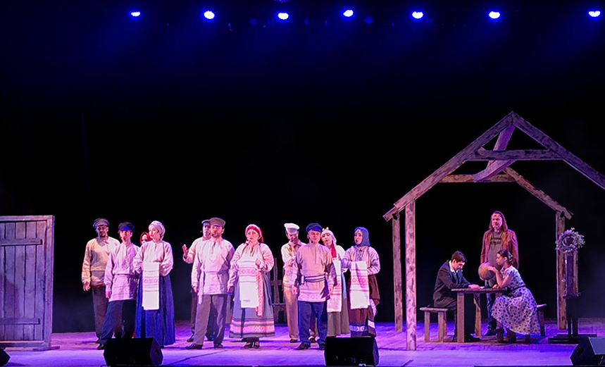 Дом окнами в поле