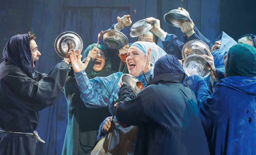 Между двух миров