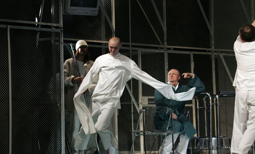 Пролетая над гнездом кукушки. Затмение